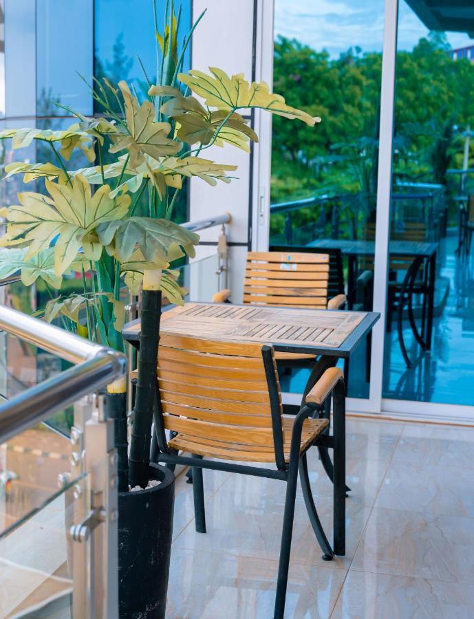Madras Hotel And Apartments Kigali Exterior photo